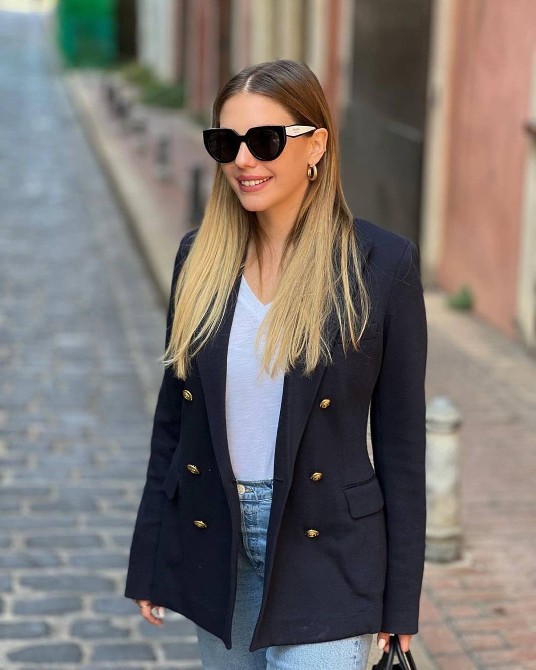 Ben taş değilim! Anıtkabir ziyaretinde gözyaşlarını tutamayan Eda Ece, gelen yorumlara tepki gösterdi 10